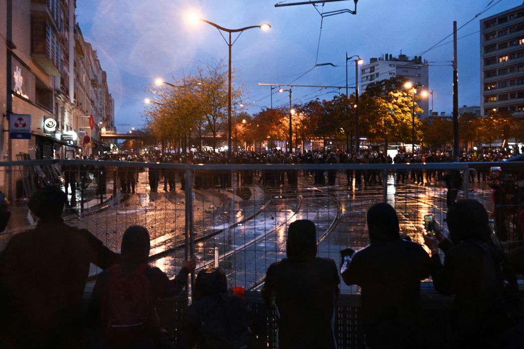 France sees another weekend of mass protests with nearly 1,000 detained