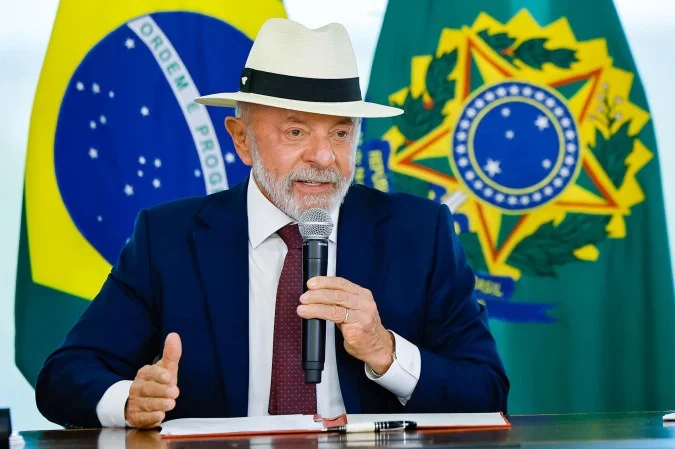 Governo declara 'profunda discordância' com taxa dos EUA por trabalho forçado