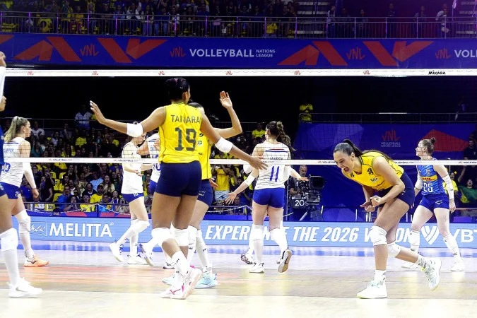Brasília embala e Seleção Feminina bate a Holanda na estreia da VNL