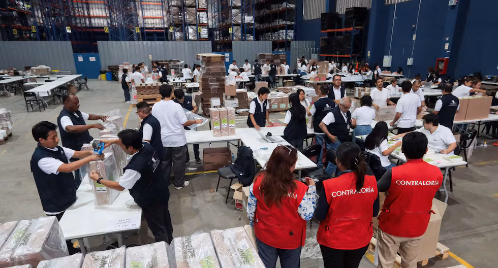 Contraloría supervisa distribución de material electoral en Arequipa para la segunda vuelta de las elecciones presidenciales