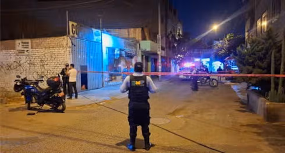 SMP: Bala perdida atraviesa puerta metálica e impacta en la cabeza de un vecino