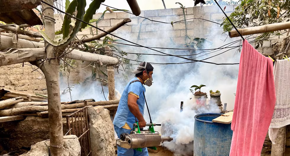 La Libertad: Fumigan 245 viviendas para prevenir el dengue en Paiján