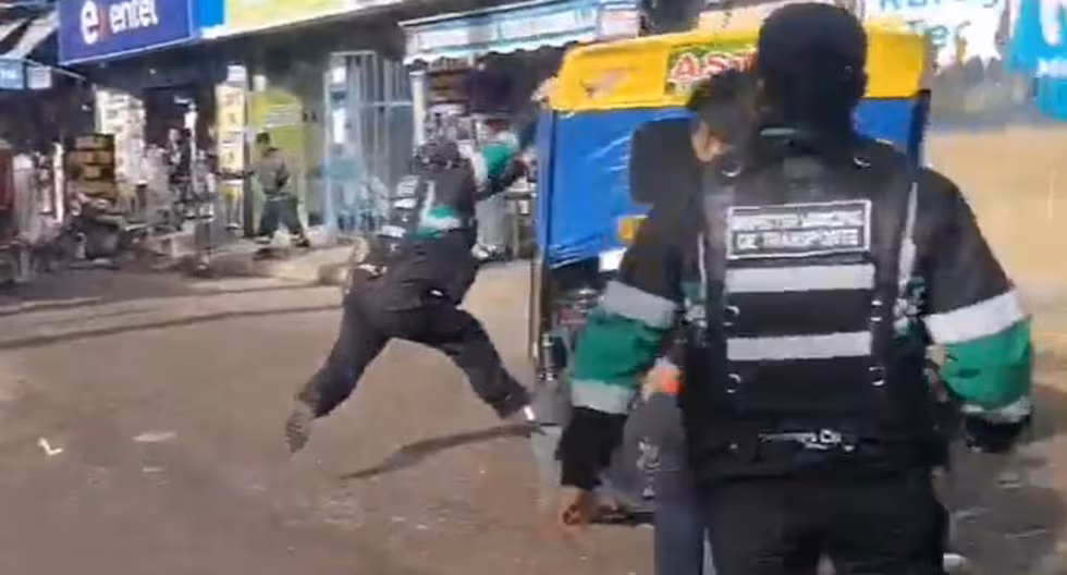 Arrastran a inspectores de tránsito en operativo a mototaxis en Huancayo