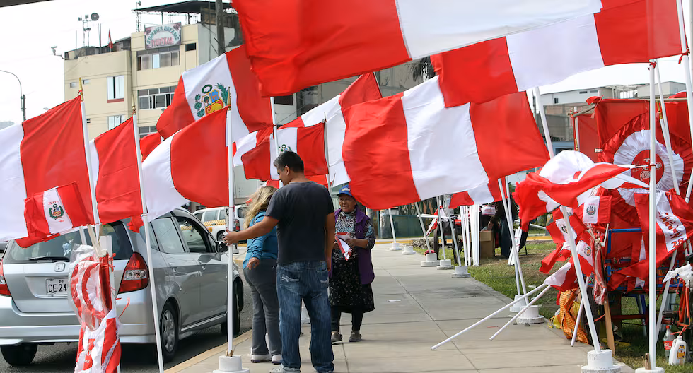 Fiestas Patrias: colocar la bandera será obligatorio en el Cercado de Lima y habrá multas de hasta S/ 5.500