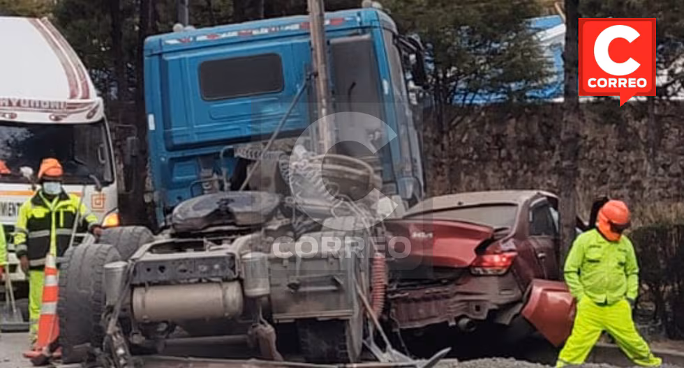 La Oroya: Trailer hits car, injuring police officer on Carretera Central