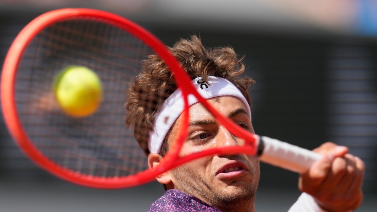 Cobolli-Auger Aliassime, i quarti del Roland Garros in diretta: Flavio a caccia della semifinale, c'è molto vento