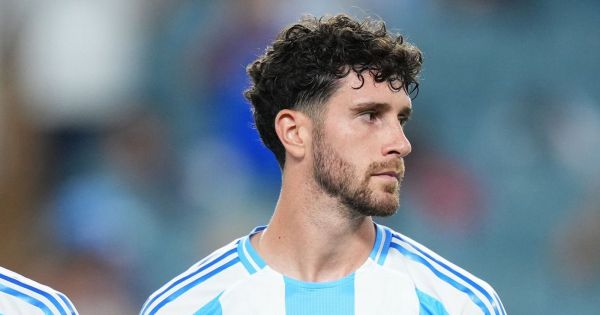 Marcos Senesi reemplazará a Leo Balerdi en la lista de la Selección Argentina para el Mundial 2026