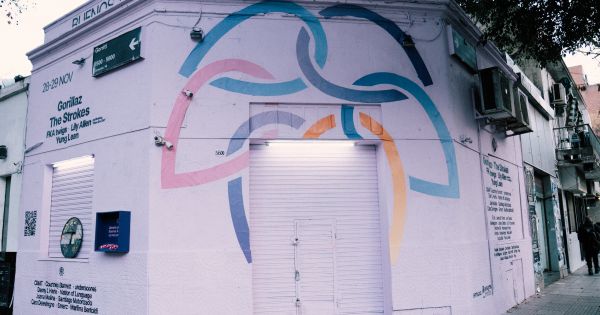 Primavera Sound Buenos Aires encendió la cuenta regresiva para su edición 2026 con una intervención artística y un encuentro especial