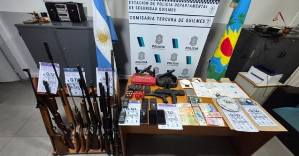 Detenido con cocaína, armas y balanzas en un operativo en Ezpeleta