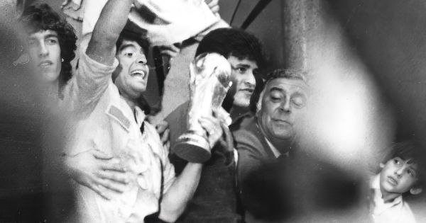 Diego: "Gracias Crónica por acompañarnos hasta el vestuario"