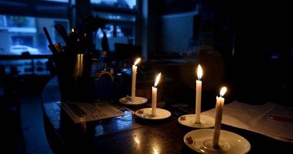 Vecino de Bernal denuncia más de diez días de problemas eléctricos