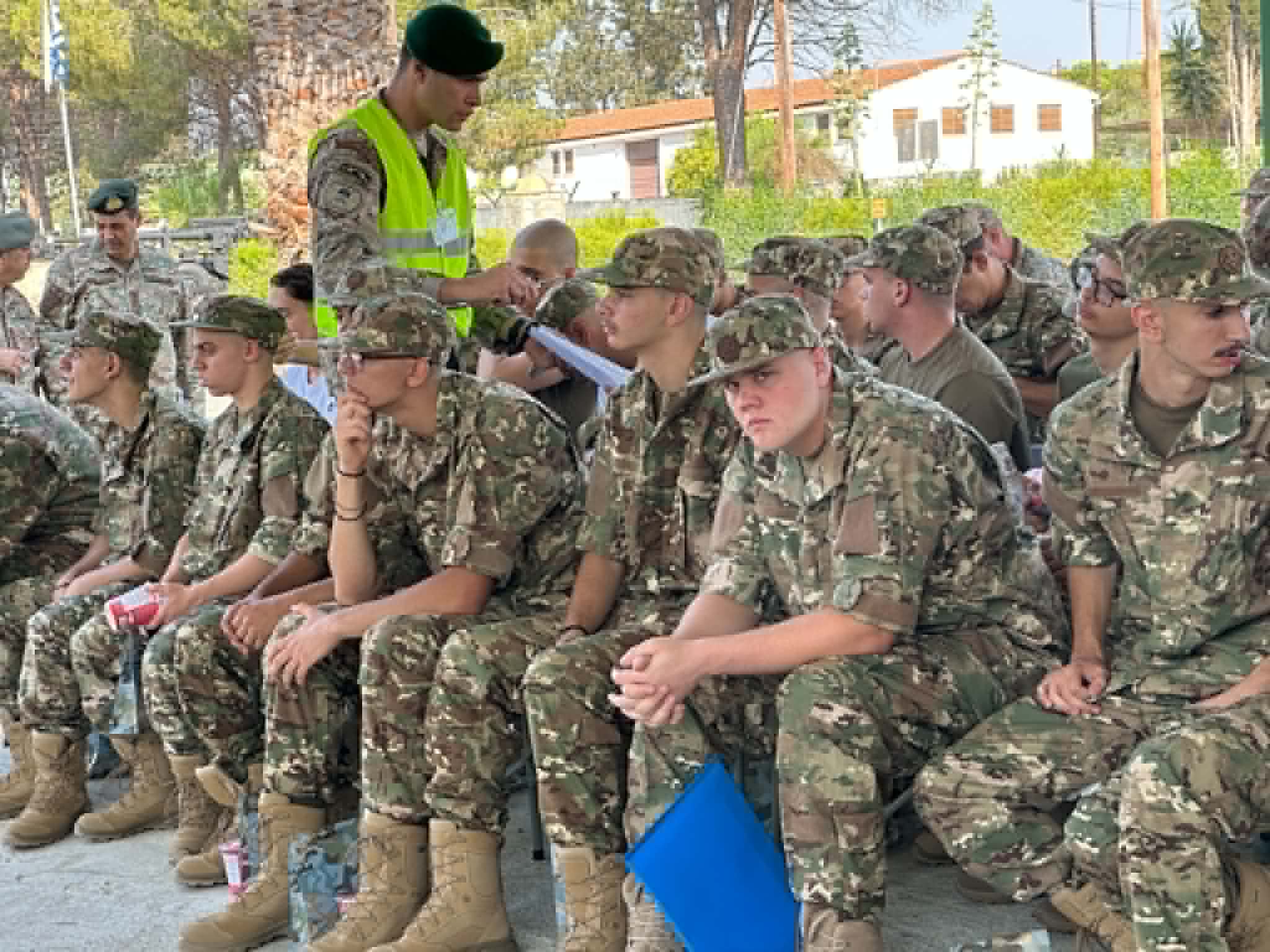 Defence minister welcomes new conscripts, assures families