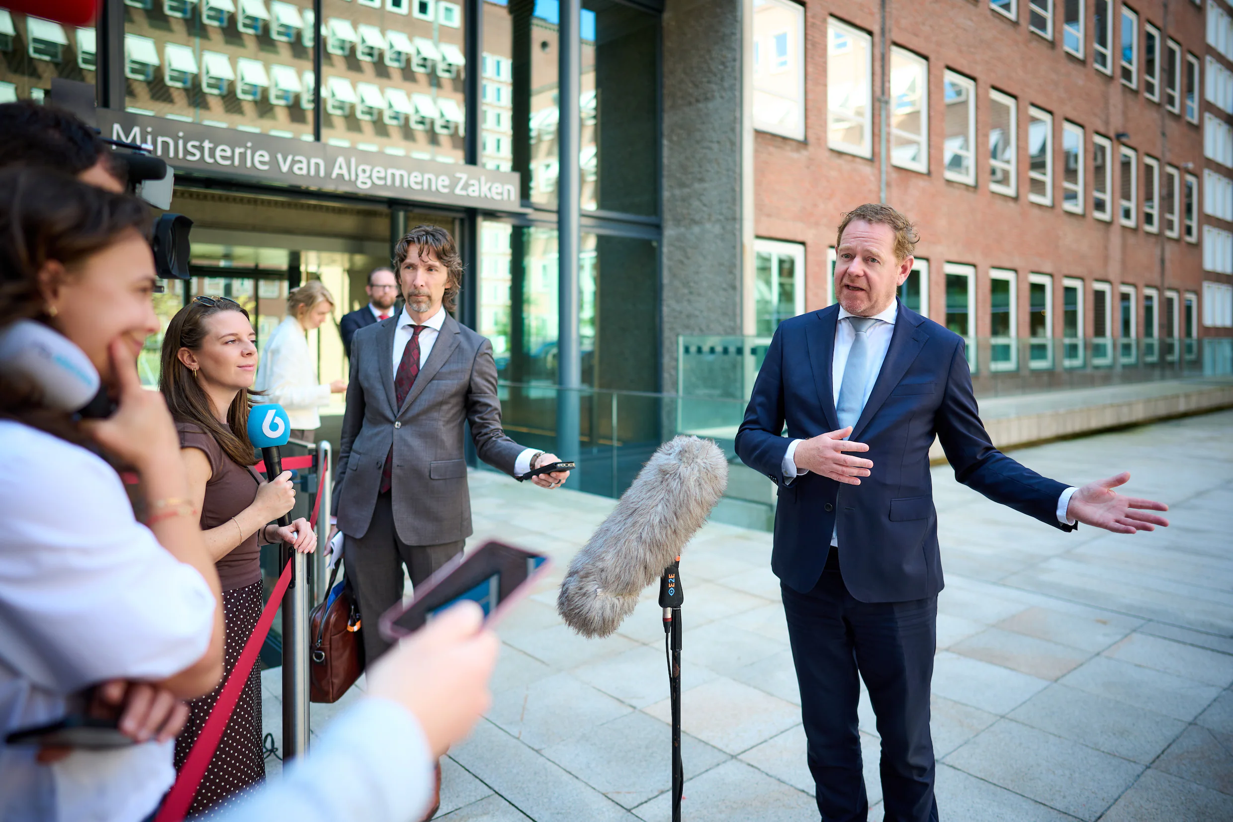 Kabinet drukt straffen voor verheerlijken van terrorisme door: maximaal 2 jaar cel
