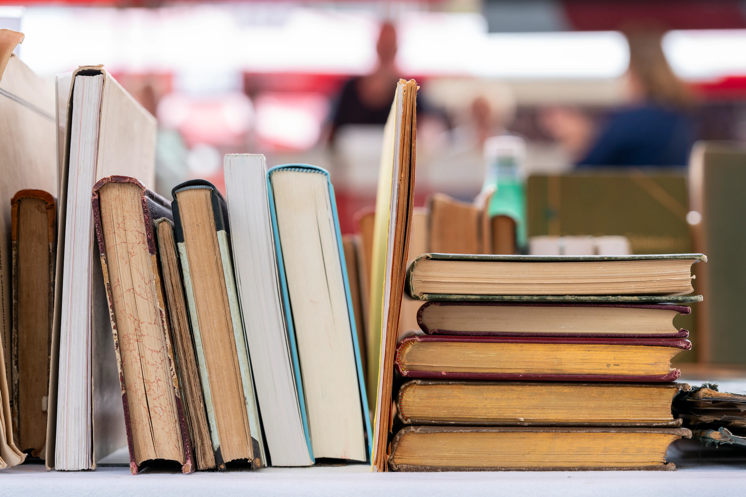 AI-bedrijven bestoken antiquariaten met verzoeken om tweedehands boeken