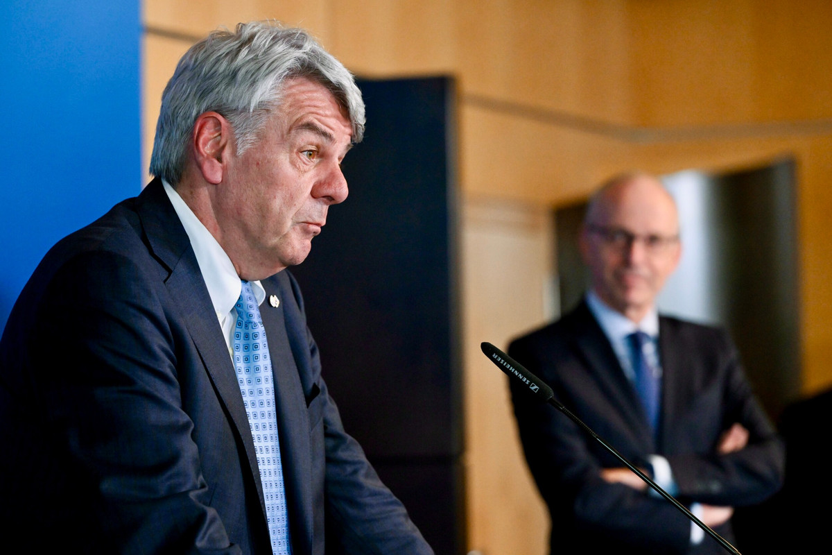 Minimum wage standoff pushes tripartite towards Monday