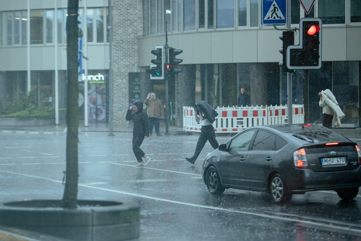 Jau rytoj – audringos orų permainos: šios Lietuvos vietos pajus pirmiausiai