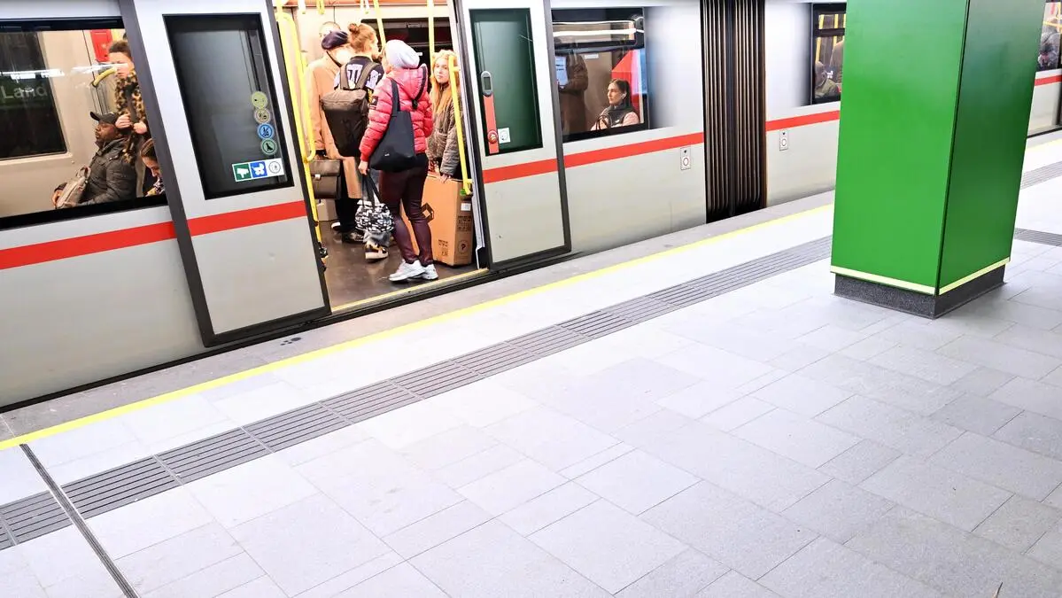 Von U-Bahn erfasst: Mann stirbt in Wien bei Überquerung der Gleise