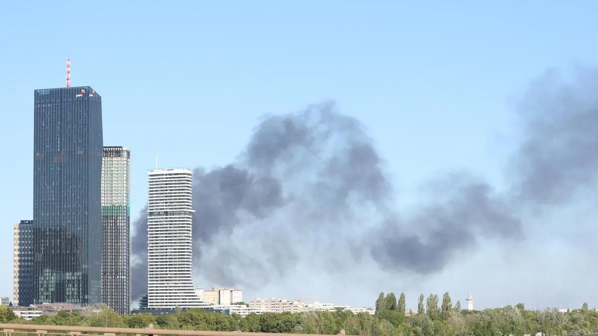 Großbrand in Wiener Müllhalle: Tangente zumindest bis Sonntag gesperrt