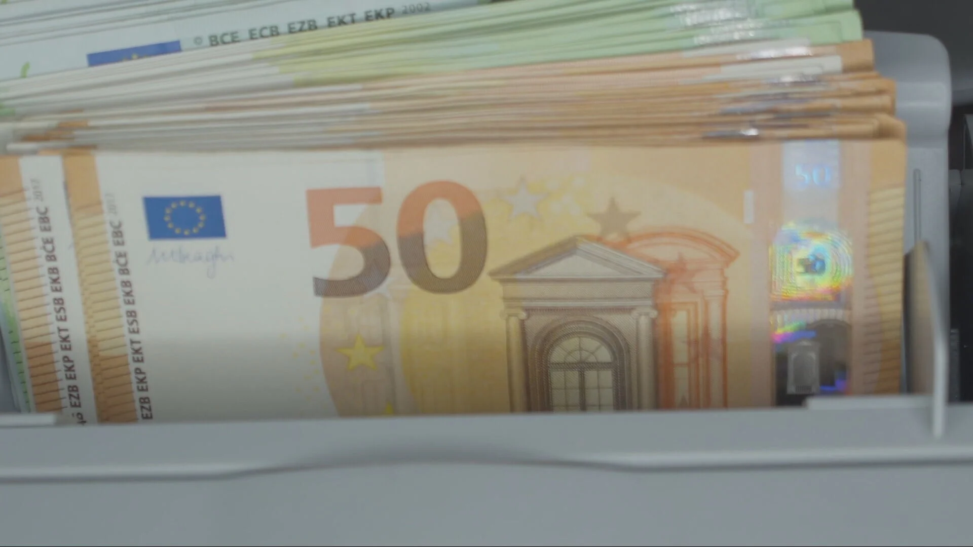 Uskoro velike promjene kod kredita za stan, minusa na računu pa čak i kupnje na rate: "Onima s prosječnim primanjima..."
