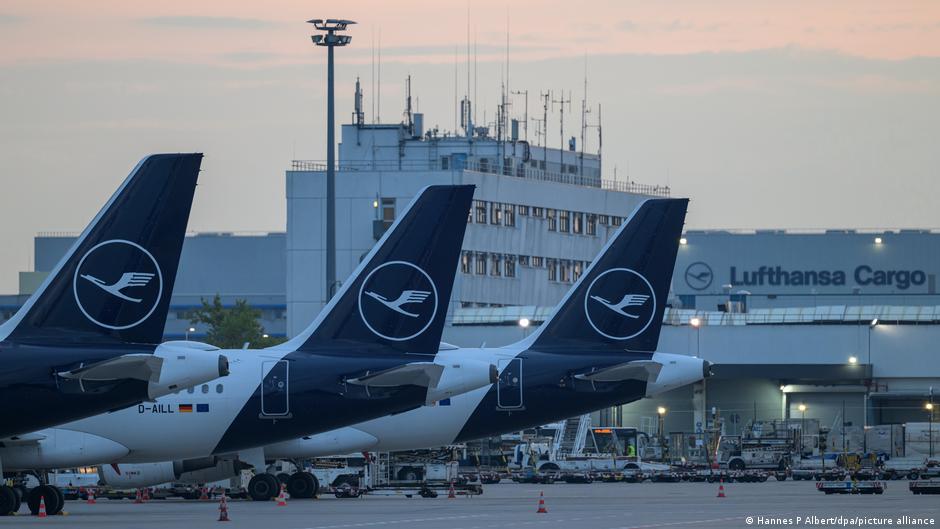 Germany news: Lufthansa scraps 20,000 flights