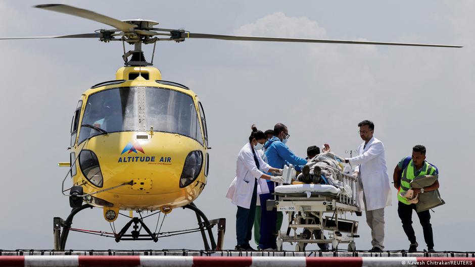 Mount Everest: Missing Sherpa found alive after 6 days