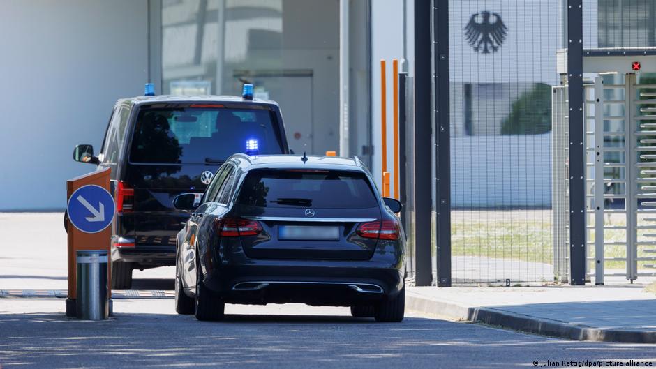 Germany's interior minister warns of high terror threat