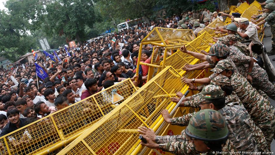 India's 'Cockroaches' maintain protests after day of clashes