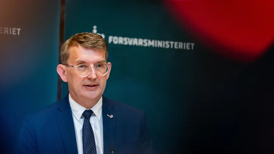 Eks-forsvarsminister advarer mod at bagatellisere sag om droner