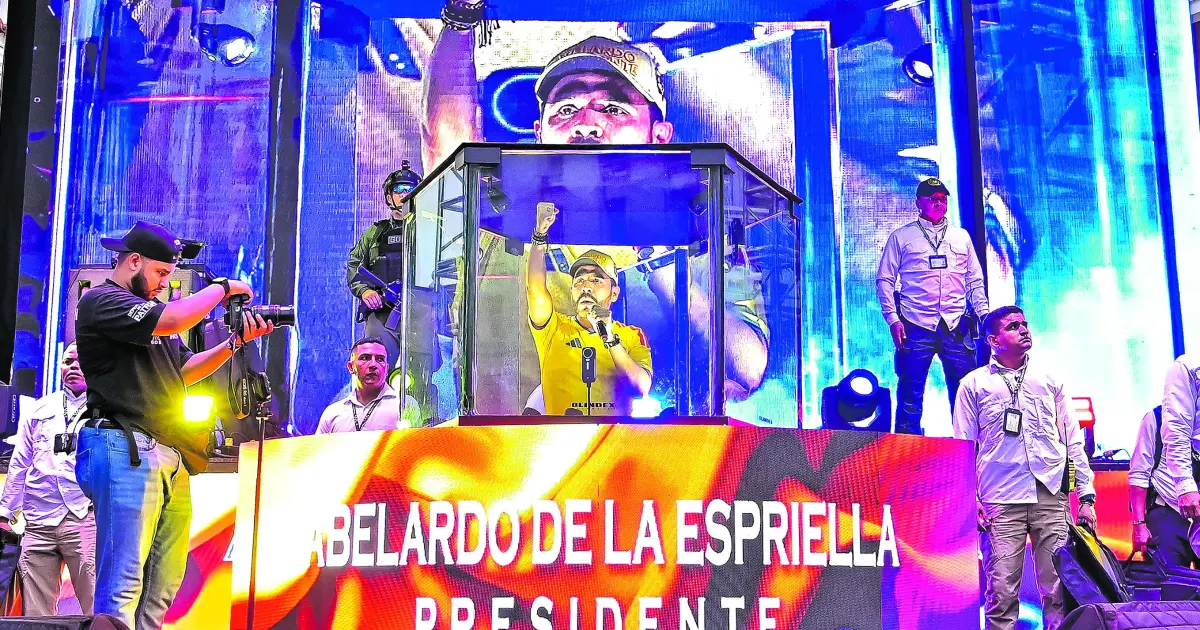 “Hagan sus maletas y prepárense para ejercer la oposición”: Abelardo exige a Cepeda y Petro abstenerse de “desatar un incendio social”