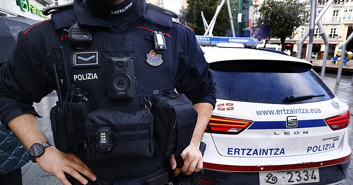 Bildu impulsa un inédito acuerdo con PNV y PSE para reforzar a la Ertzaintza, «nuestra policía», ante los ciberdelitos