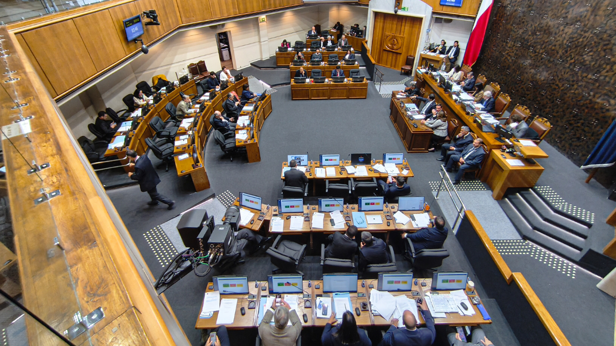 Empate en el Senado frena avance del secreto bancario: quiénes votaron a favor y en contra del proyecto
