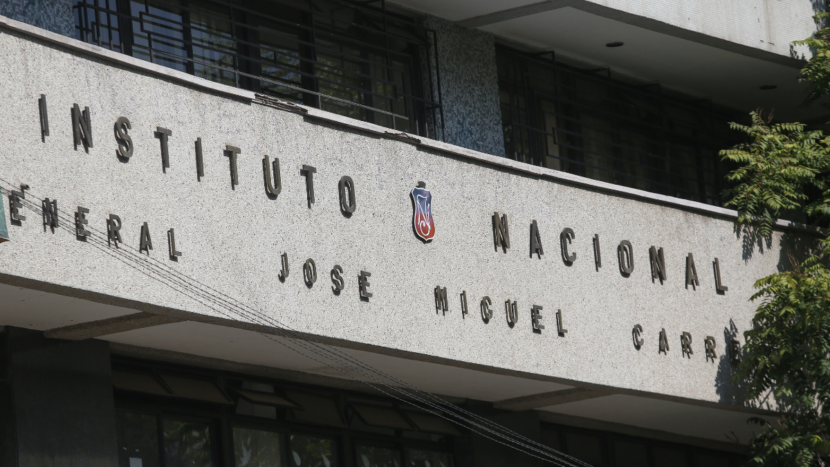 Amenaza de tiroteo obliga al Instituto Nacional a dar clases online y Desbordes anuncia acciones legales con emplazamiento al SLEP