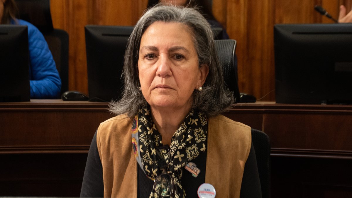 Ministra Chomalí responde a alcaldes por eventuales cierres de centros de salud: "Usaron esos recursos para otras cosas"