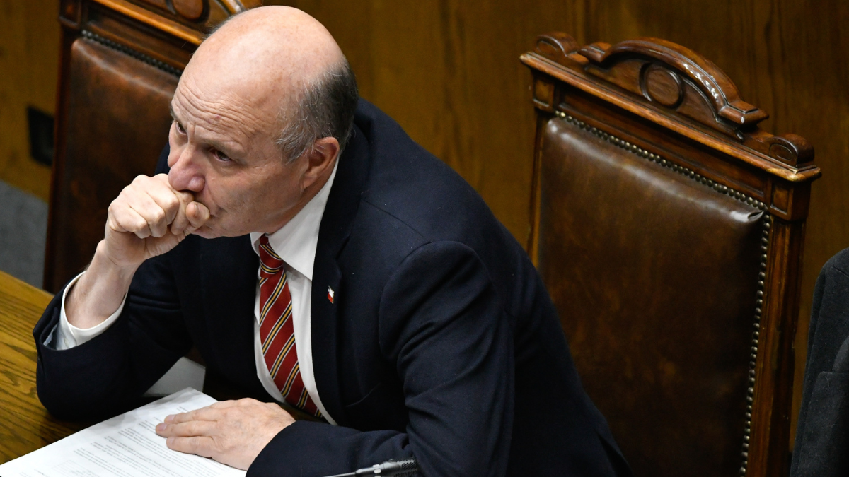 Quiroz se impone en tiempo y forma: megarreforma es aprobada en Senado por 26 votos oficialistas y sin acuerdo