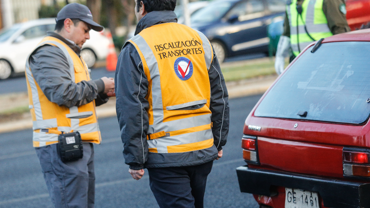 Restricción vehicular en la RM: las patentes que no pueden circular este martes 30 de junio