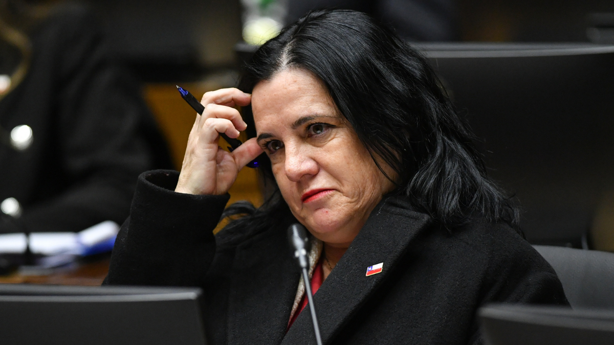 Steinert inicia ofensiva contra Contraloría: pide anular dictamen y acusa "graves errores jurídicos"