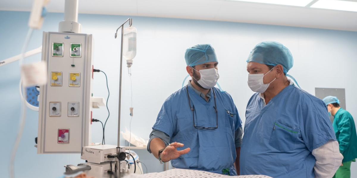 Avanza transformación de la salud en Yucatán con primera cirugía robótica en el estado