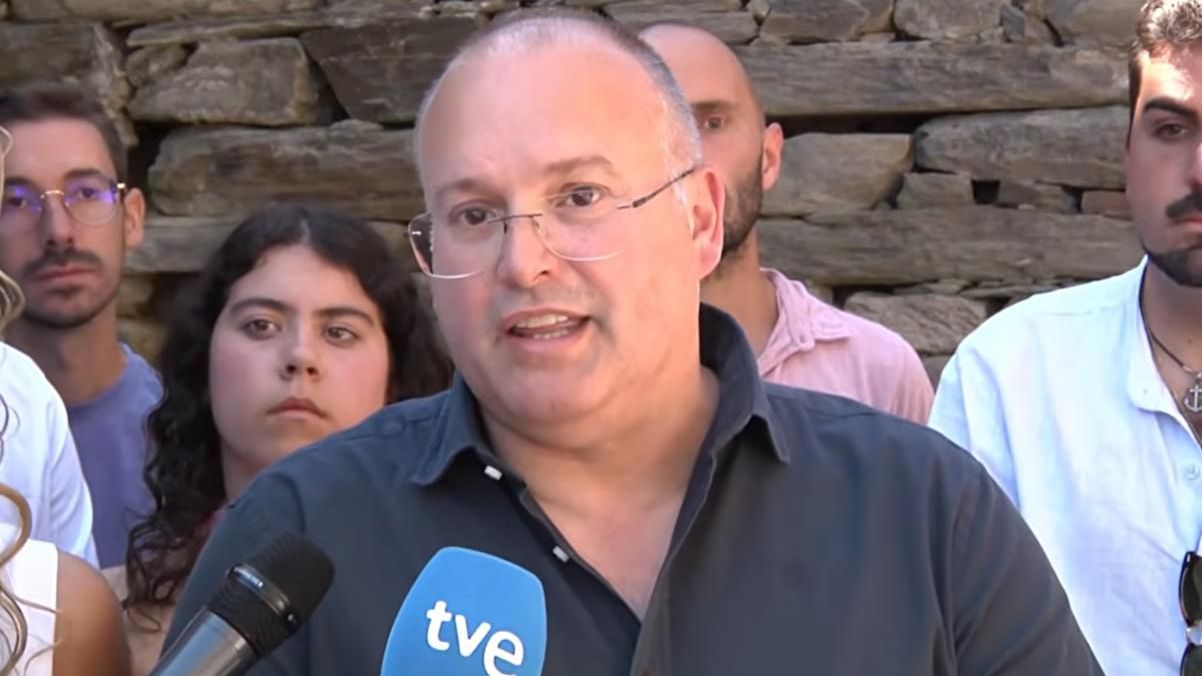 Tellado pide a Sánchez asumir "la realidad" y convocar elecciones para "devolver la palabra a los ciudadanos"