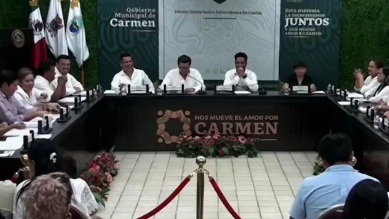 Alcalde de Carmen, Pablo Gutiérrez Lázarus, renuncia al cargo para buscar la candidatura a la gubernatura de Campeche