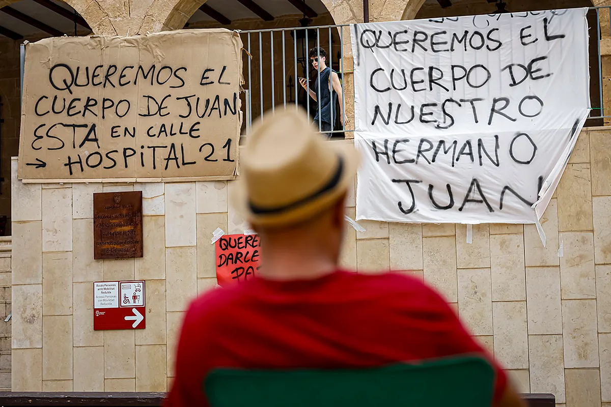 El macabro secreto (enterrado 33 años bajo sus pies) de Juan 'El Lento' y su mujer: "Nuestros padres nos han ocultado que ellos mataron a Juanete"