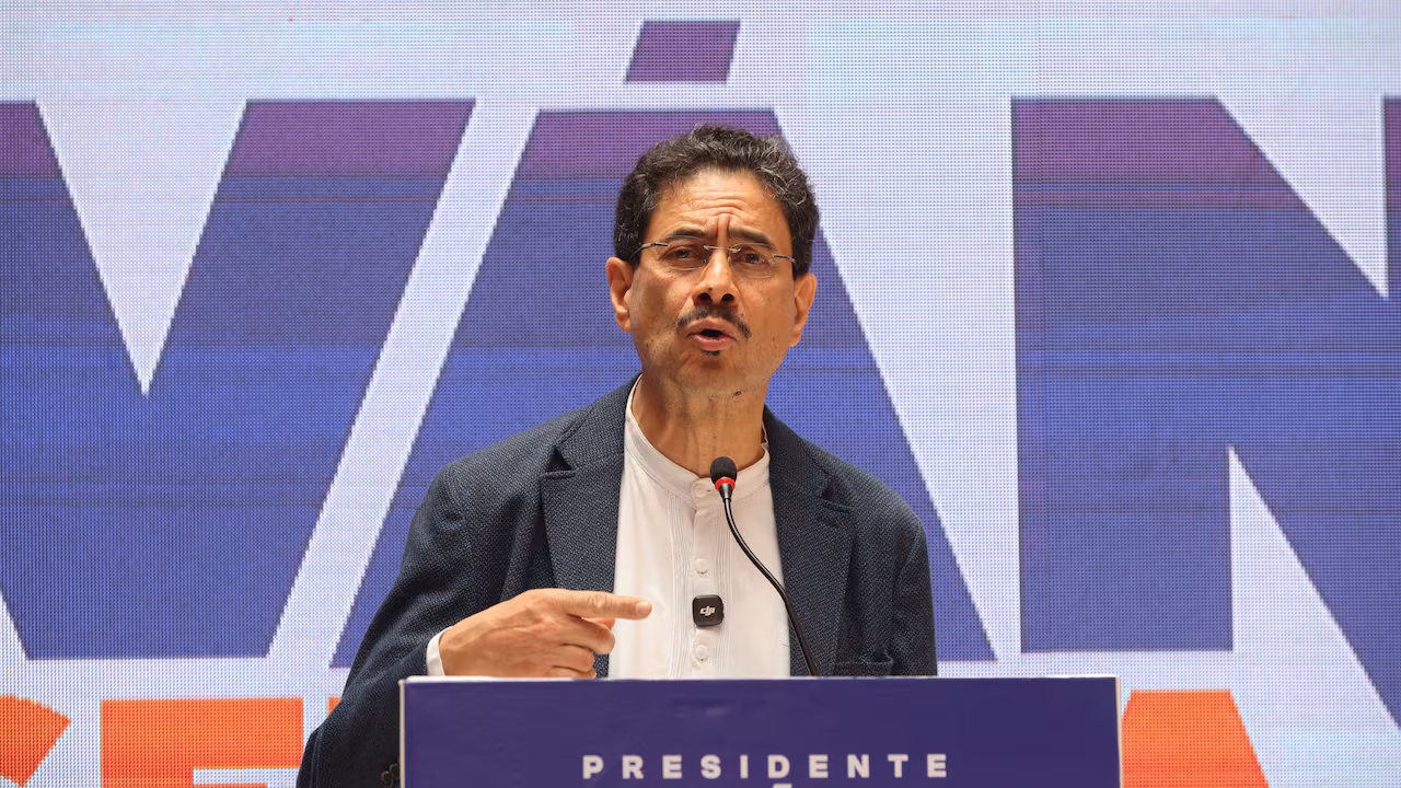 Iván Cepeda presentó certificado médico tras rumores sobre su salud; esto dice el documento