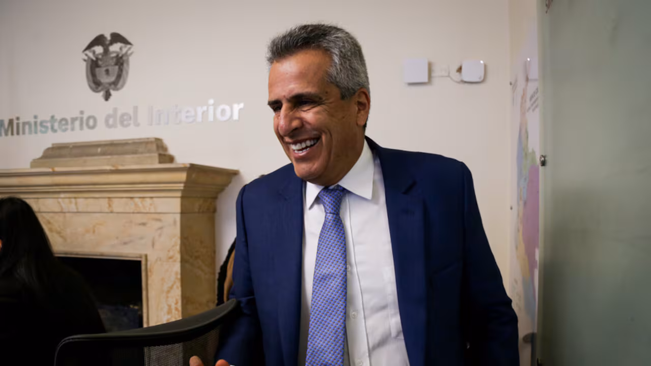 Exministro Luis Fernando Velasco interpone tutela desde la cárcel alegando violación al debido proceso por casi Ungrd