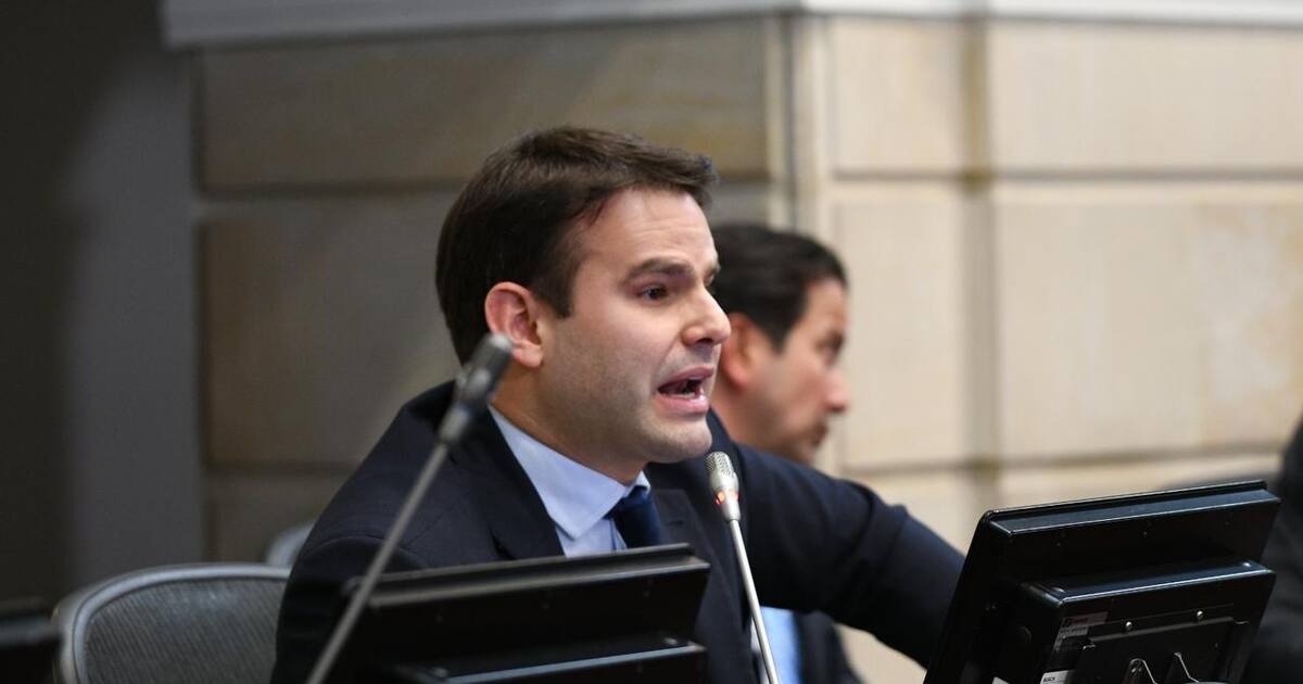 Jorge Benedetti anuncia su renuncia al Senado de la República
