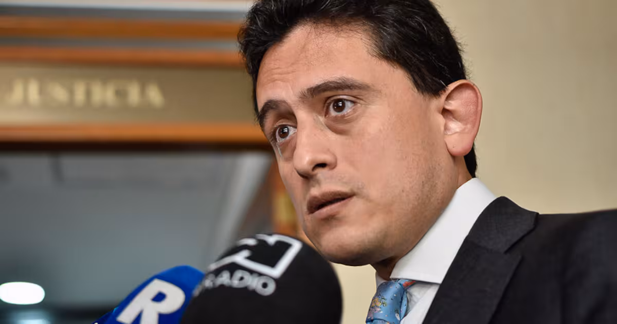 Caso Luis Carlos Reyes contra Armando Benedetti sigue abierto tras disputa por archivo