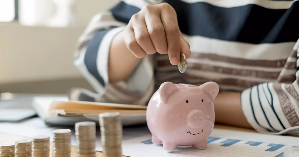 Investidores de alta renda ampliam exposição a títulos IPCA+ e crédito privado diante dos juros reais elevados no Brasil. Foto: Adobe Stock