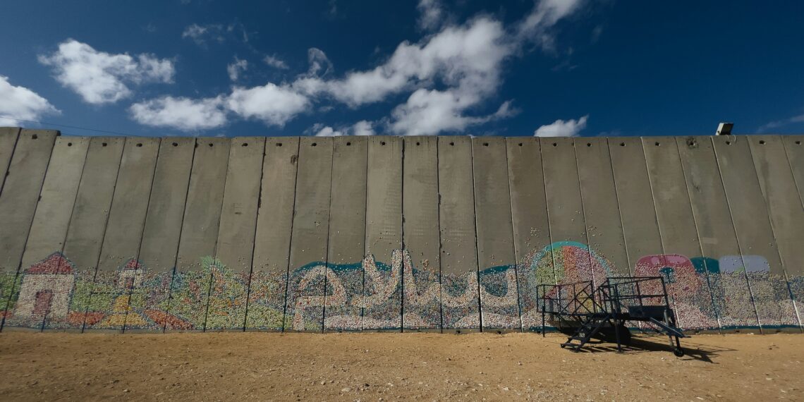 Over 100 MEPs urge von der Leyen to ban EU trade with Israeli settlements
