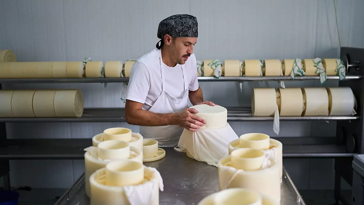 Spain's warning to the West: Close your borders, wreck your economy