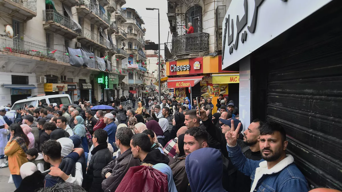 Algeria hit by two suicide attacks during pope's visit, sources say