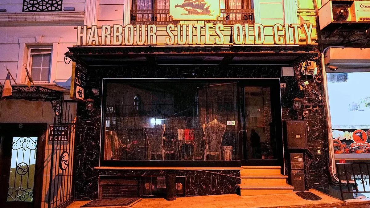 Six on trial in Istanbul over poisoning deaths of whole family