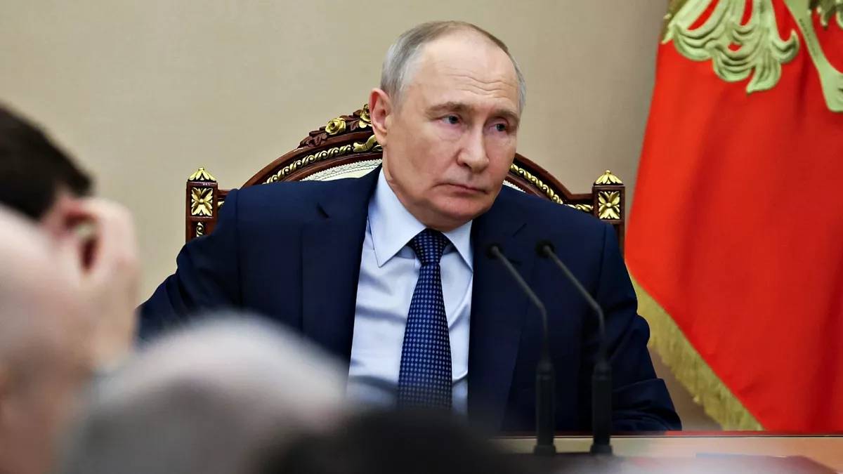 EU delays full Russian oil tanker ban pending G7 agreement